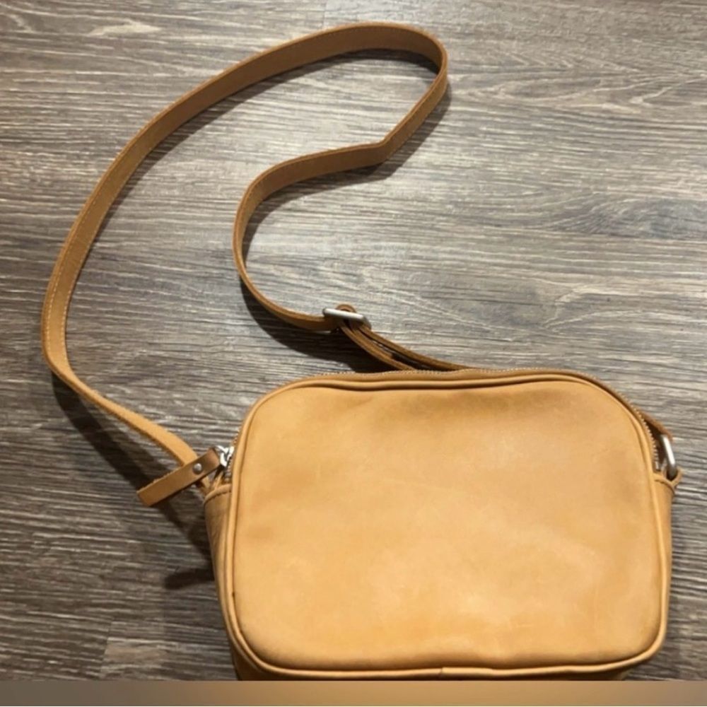 Duluth Trading Co. Tan Leather Crossbody Bag - Picture 3 of 16